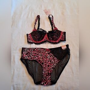 Cacique women's bra 38C hipster 18/20 both NWT, black & pink animal print